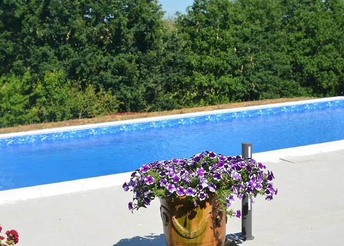 Caufour Nocleg ze śniadaniem Ledat